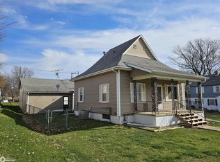 909 3rd Ave E, Oskaloosa, IA 52577