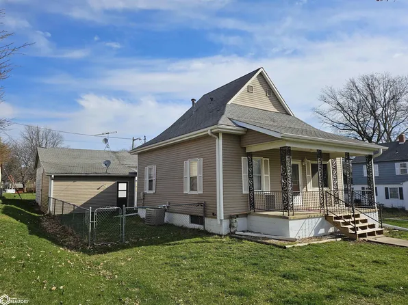 909 3rd Ave E, Oskaloosa, IA 52577