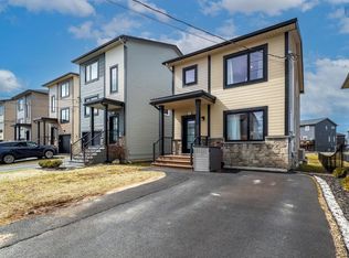185 Titanium Cres, Halifax, NS B3P 0J3