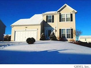 5028 Dongara Ln, Clay, NY 13041