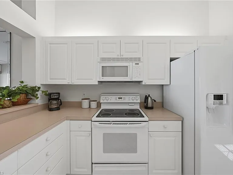 3320 W Crown Pointe Blvd #201 — Photo 13