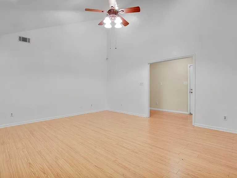 8 N Nicholson Cir — Photo 12