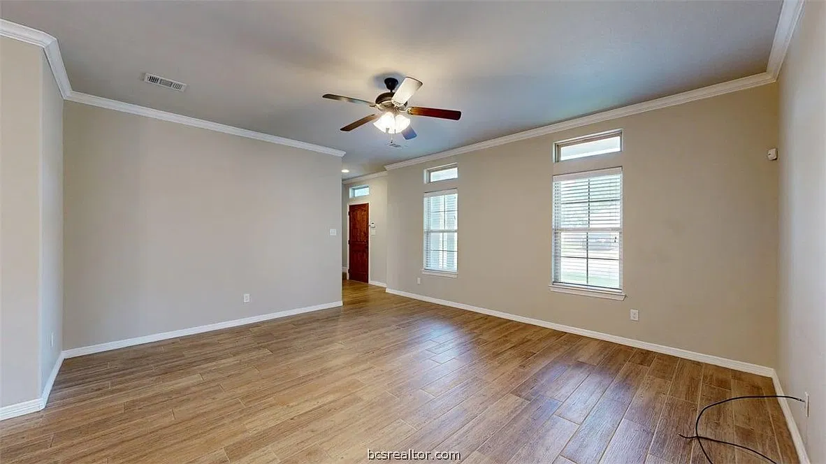 5 bed, 5.5 bath, 2132 sqft, $4,125 — Photo 4