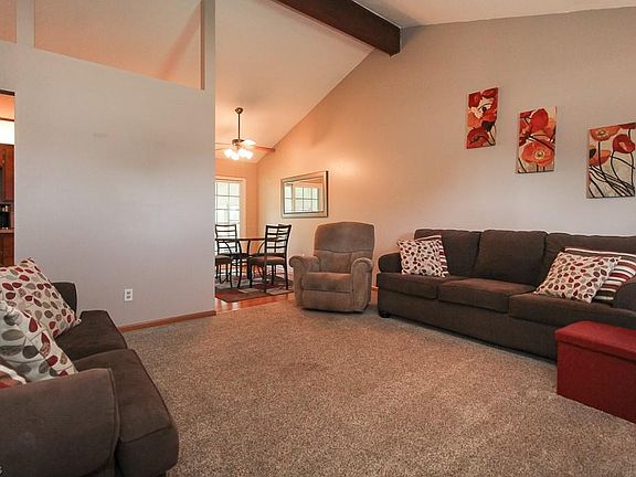 4th image of 15641 Sylvia Dr