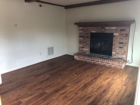 3rd image of 1505 Chessington Ct
