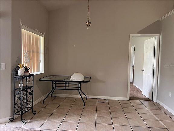 5th image of 915 Picardy Dr