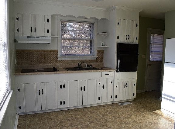 2nd image of 2803 Kulman Pl