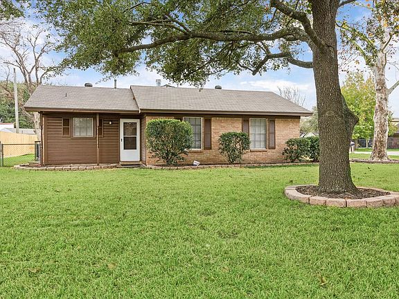 2nd image of 431 Hummingbird Ln