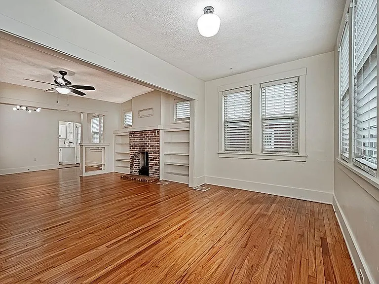 105 Shady Dr W #4 — Photo 2