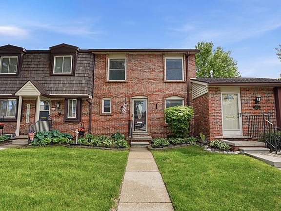 2nd image of 18239 Jamestown Cir