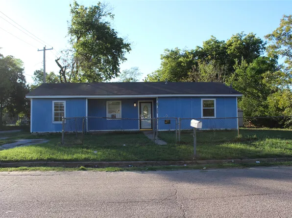 309 S 3rd Ave, Durant, OK 74701