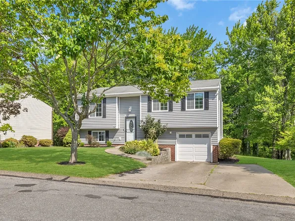 147 Walden Way, Imperial, PA 15126