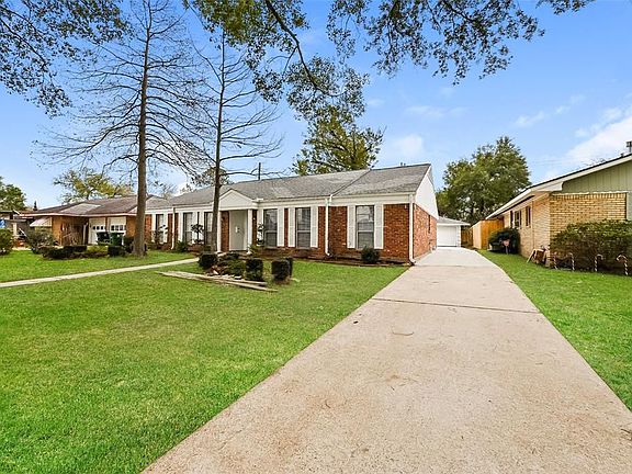 2nd image of 5514 Willow Creek Way