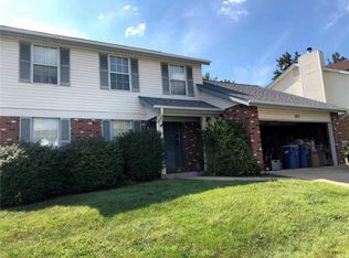 929 Cleta Dr, Ballwin, MO 63021