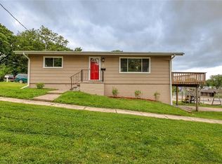 2 E Hillside Ave, Des Moines, IA 50315