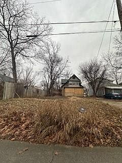 2nd image of 713 Washington St