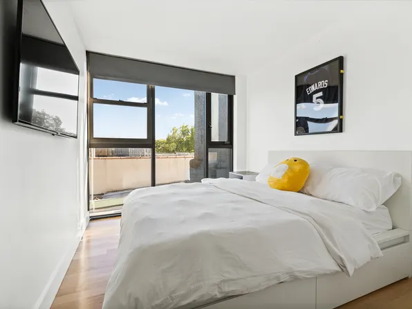 364 Myrtle Avenue image 13 of 23