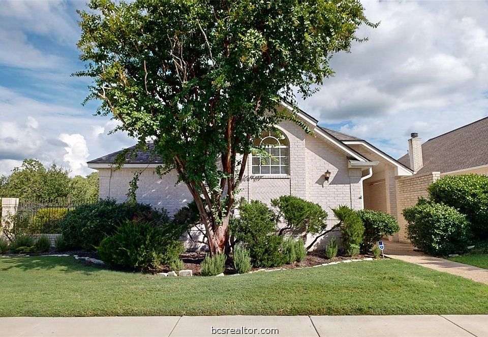 1st image of 4926 Spearman Dr
