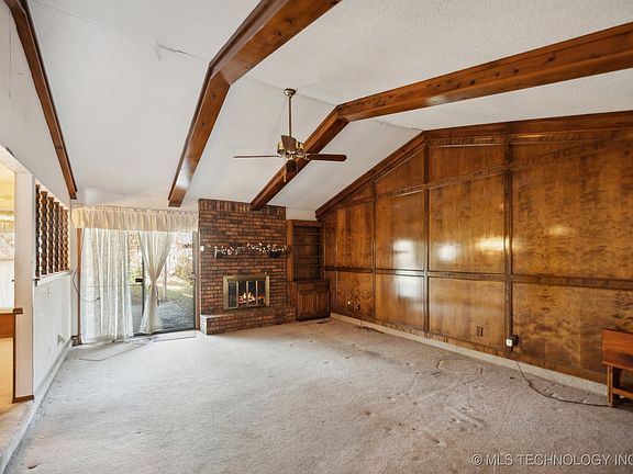 3rd image of 2604 W Broadway St