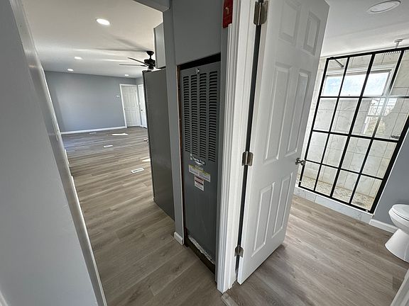 5th image of 52 Lark Dr