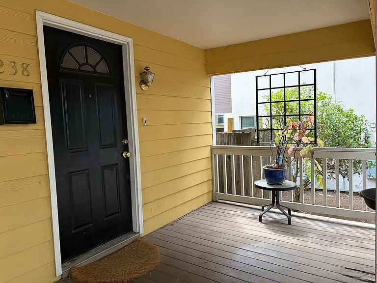 5238 N Williams Ave — Photo 1