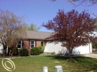 45423 Ronnen Dr, Macomb, MI 48044