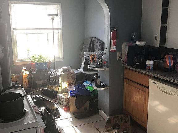 5th image of 805 Pearl St