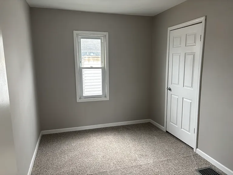 263 Koch St — Photo 13