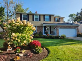 35 Schimwood Ct, Getzville, NY 14068