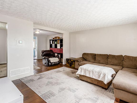 2nd image of 2467 Onyx Ct