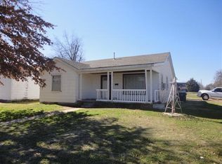 1102 S 14th St, Chickasha, OK 73018