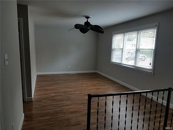 4th image of 15 Edgeworth Ave