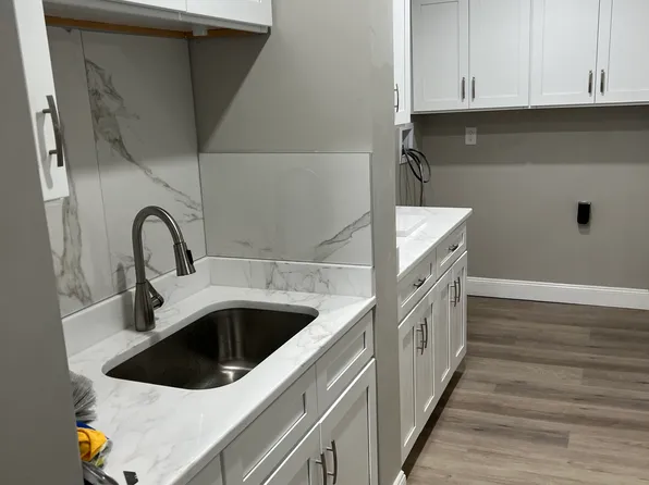 49 Waverly St #2, Worcester, MA 01604