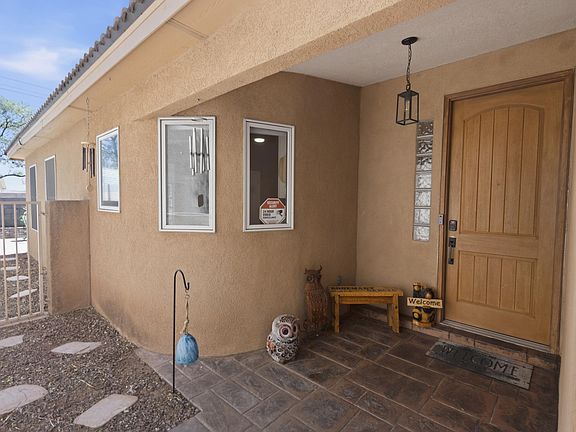 3rd image of 4712 Eyota Dr NW