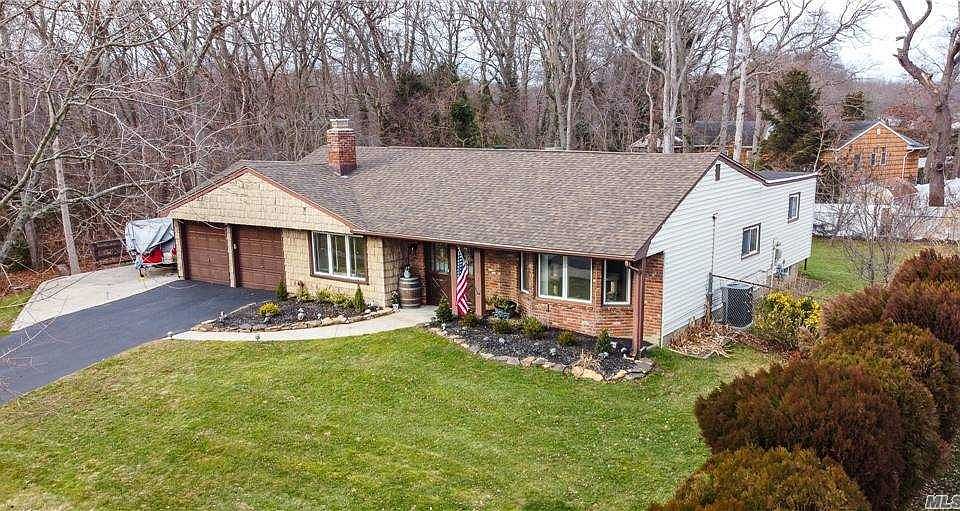 1st image of 216 Bow Dr E