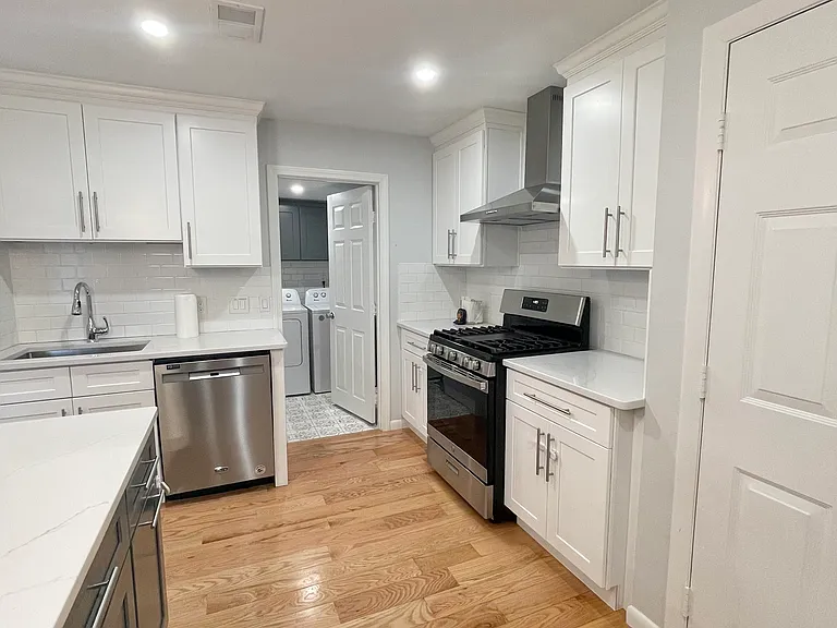 15 Marion St #E2 — Photo 8