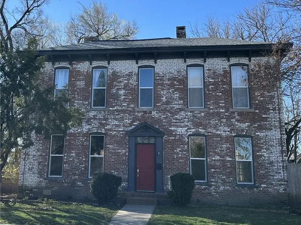 310 W Washington St, Paris, IL 61944