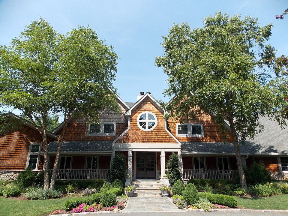 2nd image of 11 Fox Meadow Ln