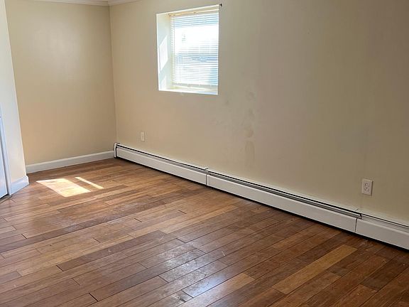 4th image of 227 Admiral St