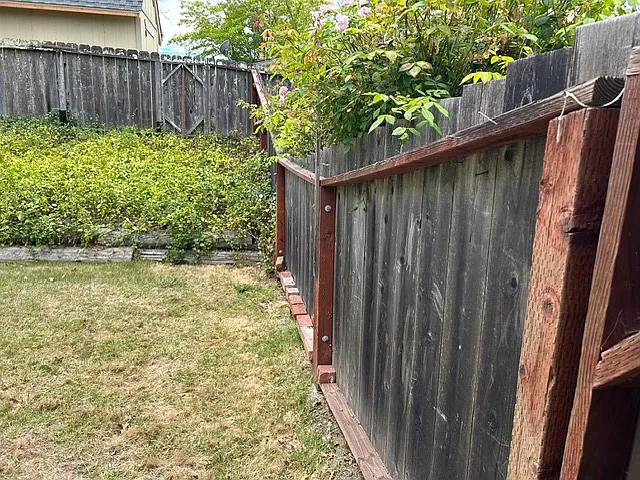 109 S Navarra Dr — Photo 3