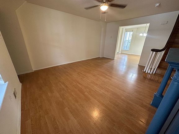 3rd image of 6414 N Woodstock St