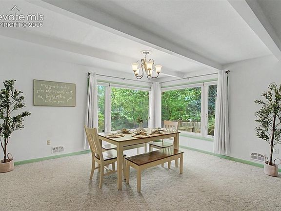 4th image of 1118 Acacia Dr