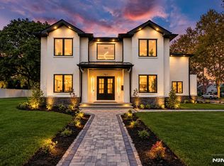 761 Cathy Ann Ct, Paramus, NJ 07652