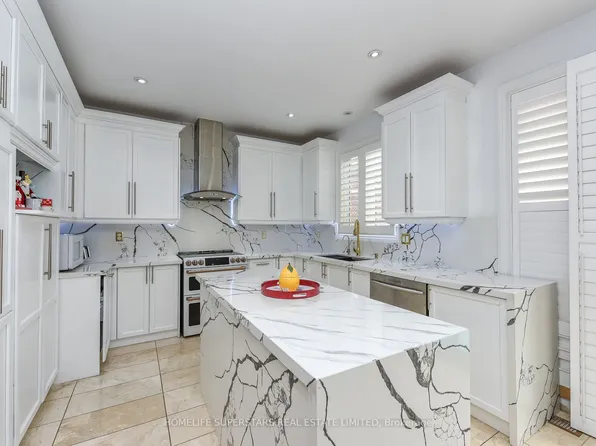 36 Lucky Ln, Brampton, ON L6R 3M3