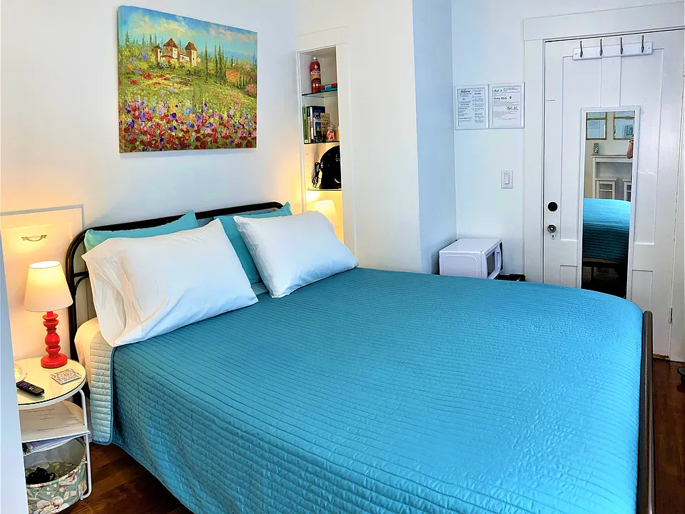 Queen bed