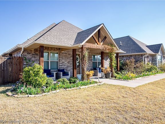 4th image of 925 Mourning Dove Way