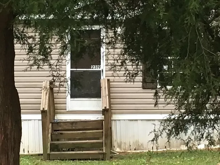 2319 Packwood Dr — Photo 3