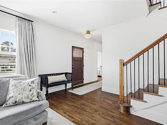 2nd image of 220 Mount Vernon Dr