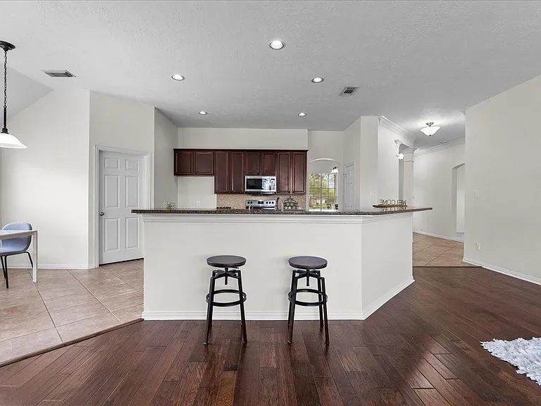 2120 Red Timber Ct — Photo 10
