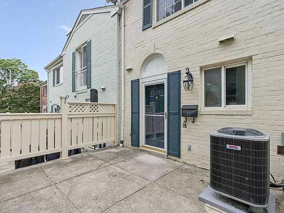 2nd image of 1473-A N Van Dorn St #B